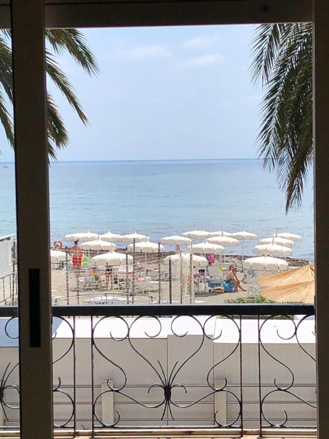 Hotel Solemare Альбенга Екстер'єр фото